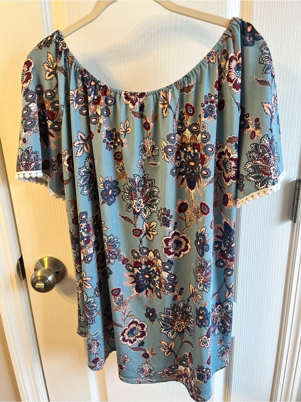 SJS floral flowy top - Size L